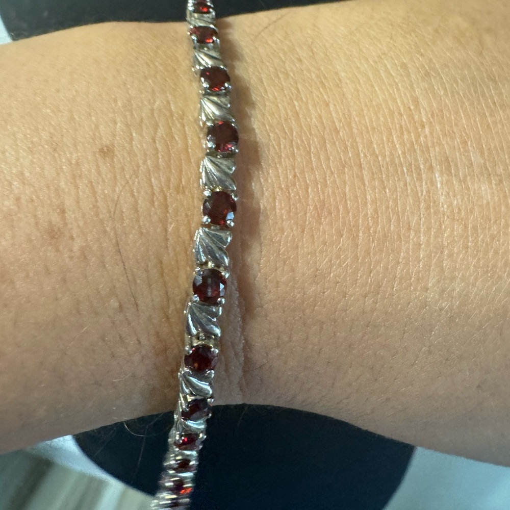 sterling silver 925 CI garnet tennis bracelet 8 inch